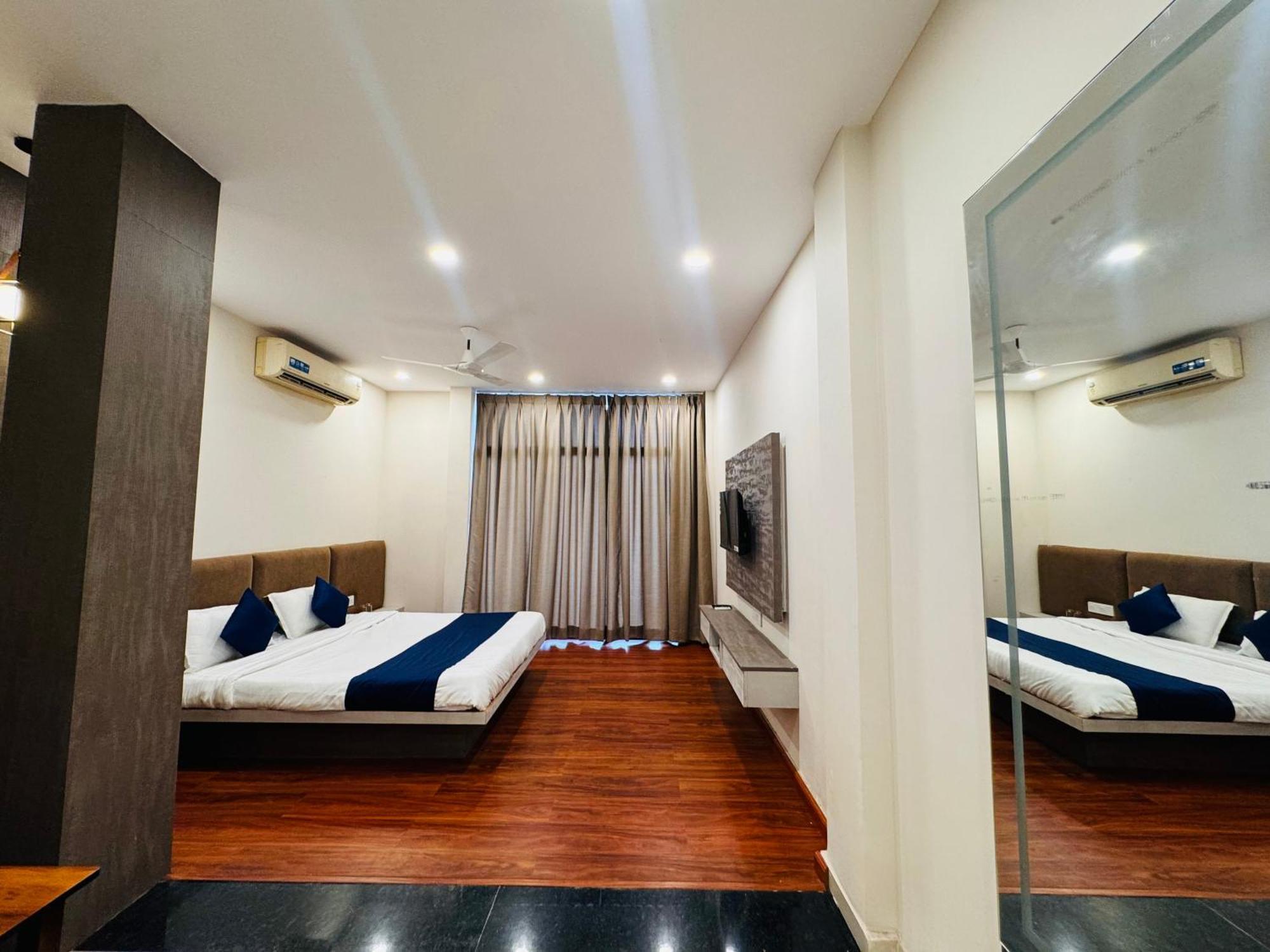 Hotel Suryodaya Ujaim Quarto foto