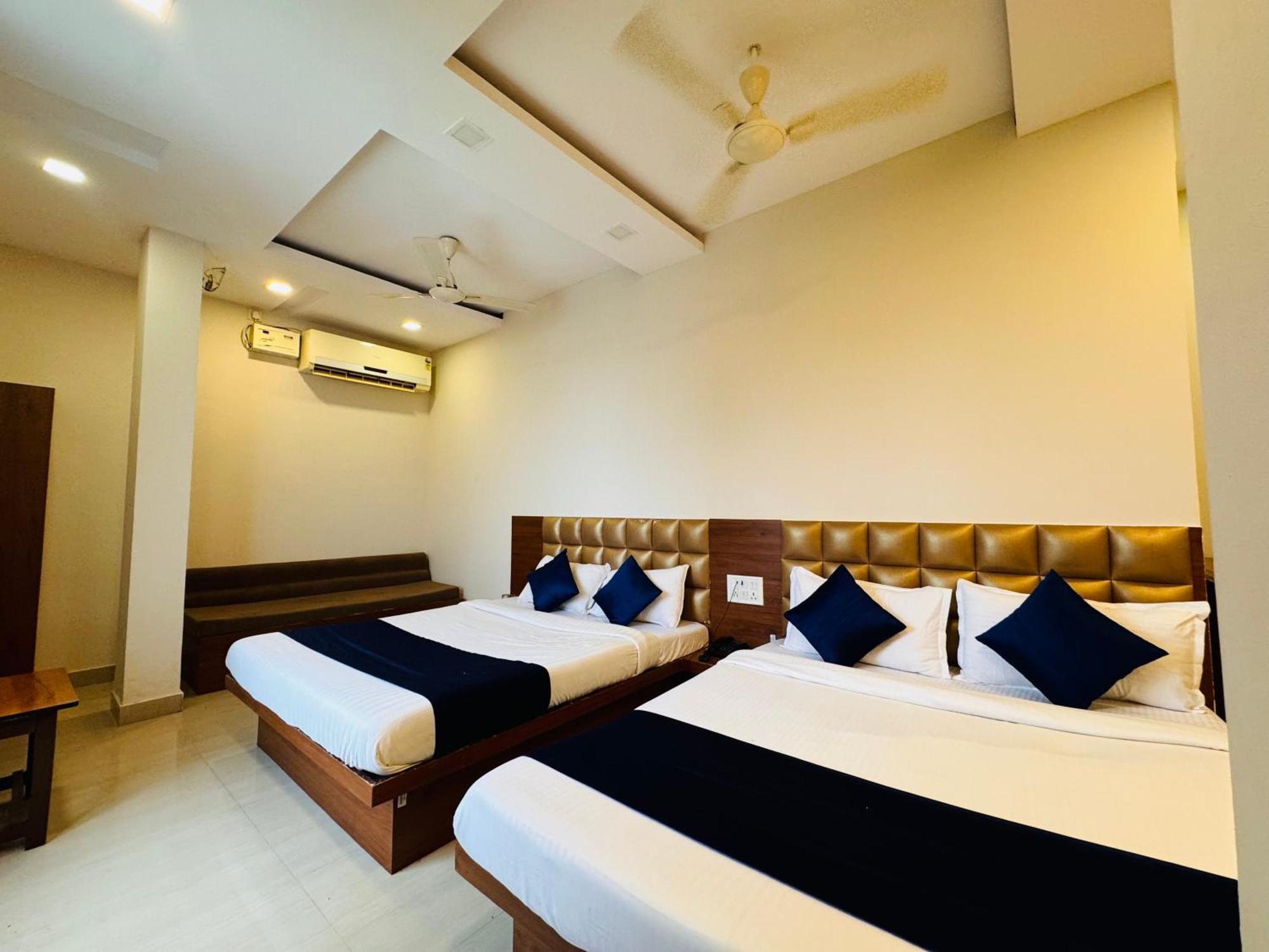 Hotel Suryodaya Ujaim Quarto foto