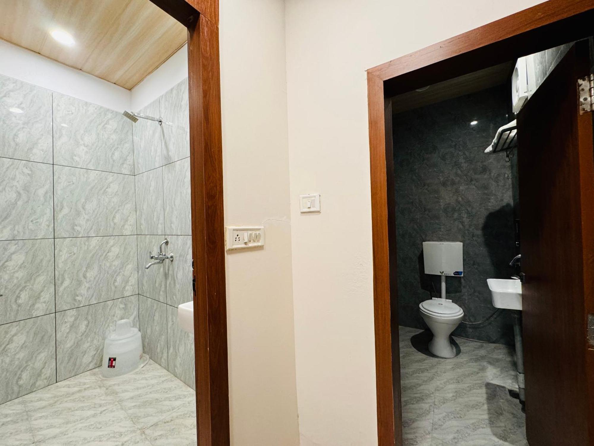 Hotel Suryodaya Ujaim Quarto foto