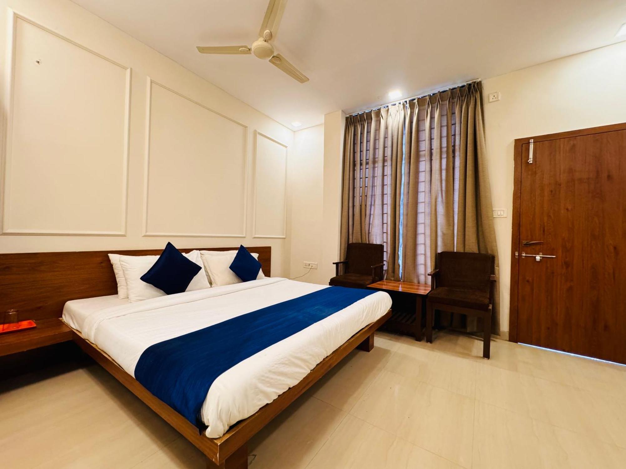Hotel Suryodaya Ujaim Quarto foto