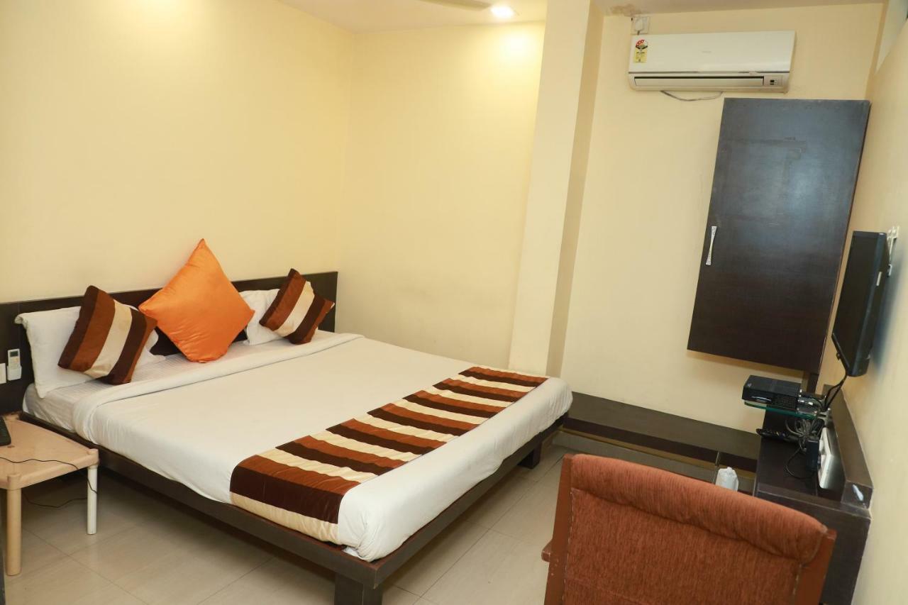 Hotel Suryodaya Ujaim Exterior foto
